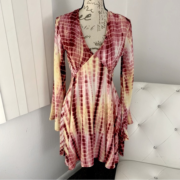 NWT Nasty Gal Tie Dye Open Tie Back Flared Sleeve Mini Dress Magenta Yellow 2 - Picture 2 of 10